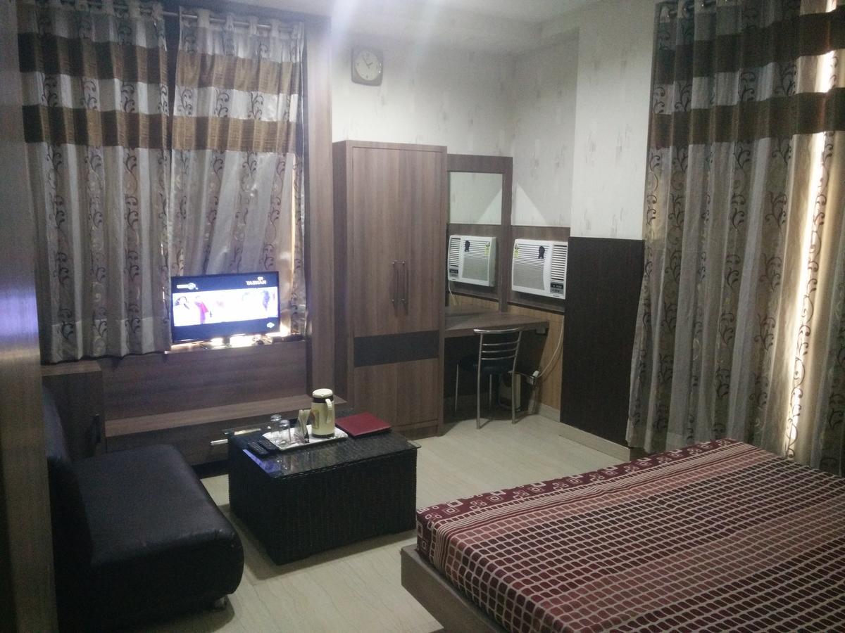 Hotel Desire Hisar Luaran gambar